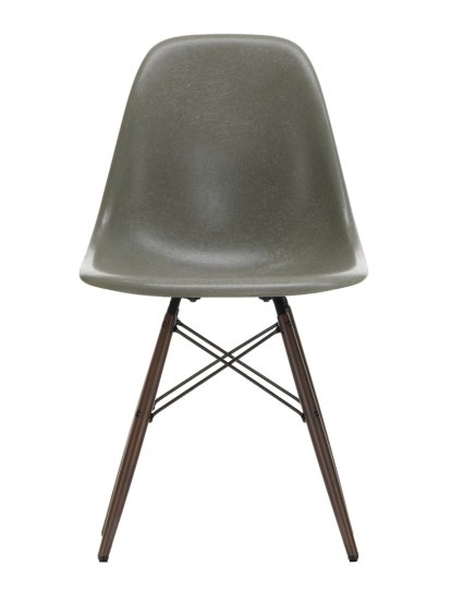 Eames Fiberglass Chair DSW, Eames raw umber, Ahorn dunkel